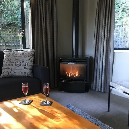 Cherrywood Cottage Akaroa Exterior photo